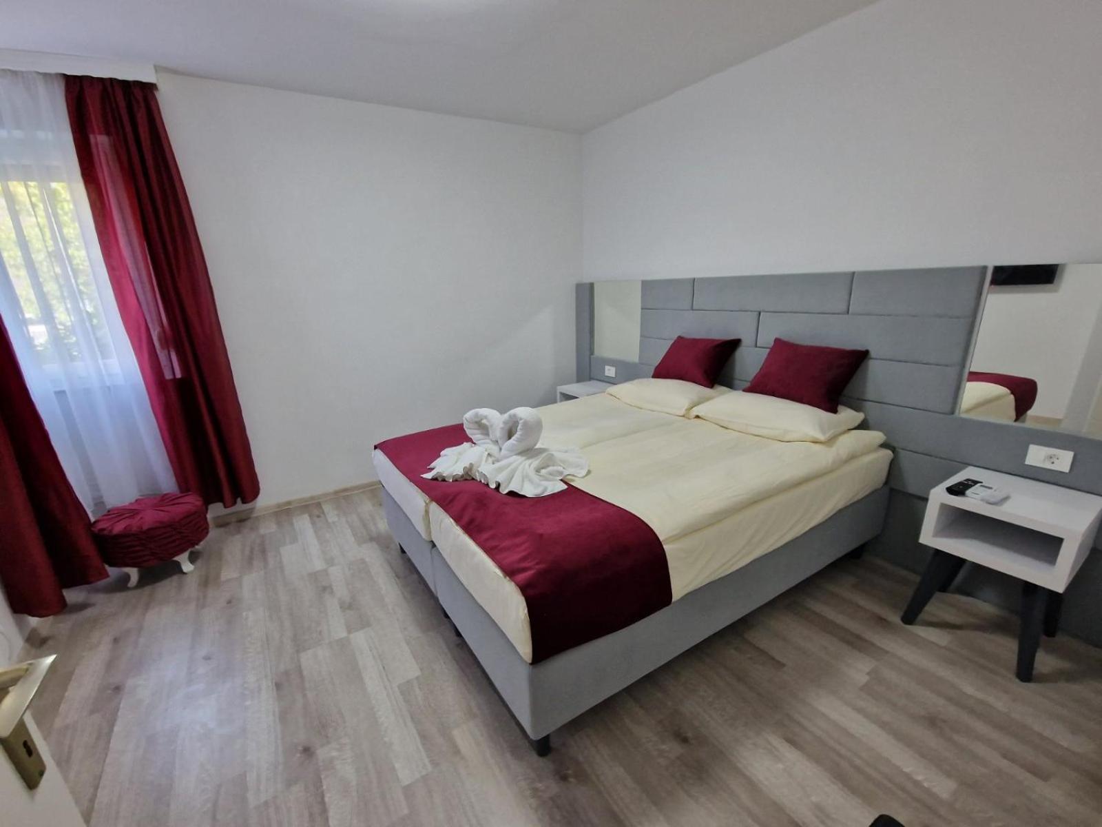 Hidden Gem Apartment Mostar Bagian luar foto